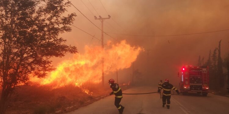 Pompierii români, solidari și în acest an în Grecia