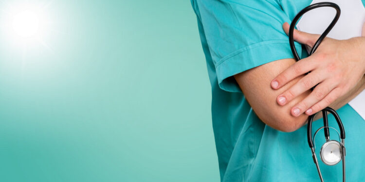 Ministrul Sănătății: „România va reține medicii tineri prin salarii, condiții bune și sprijin social”