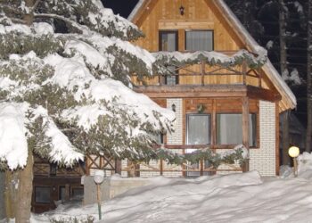 Atenție la fraudele cu vacanțe de Crăciun și Revelion cumpărate online