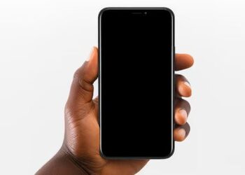 Pericolul „juice jacking”: Cum stațiile de încărcare publice îți pot compromite datele personale