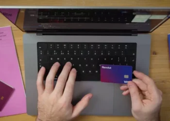 Escrocherii bancare în numele companiei Revolut