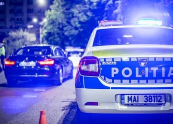 Accident rutier provocat de un șofer băut, urmărit de poliție pe străzile orașului.