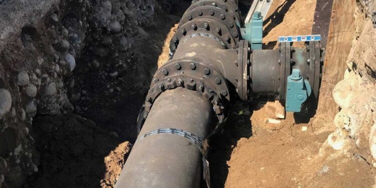 O stradă din Botosani și mai multe localități rămase fără apă după o avarie