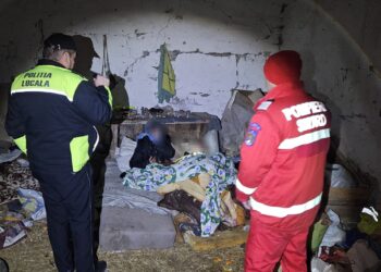Ger cumplit la Botoșani: Pompierii și polițiștii locali, în misiune pentru salvarea oamenilor fără adăpost