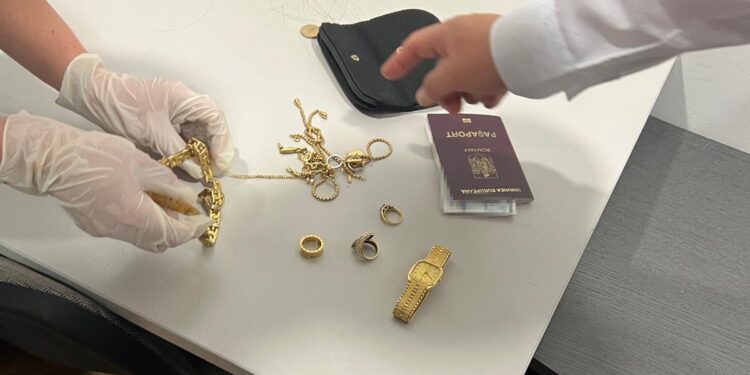 Vameșii au confiscat bunuri de aproape 95.000 de lei destinate pieței negre din România