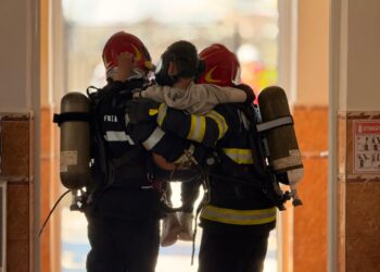Peste 200 de copii si profesori au fost evacuați astăzi dintr-o școala din județ