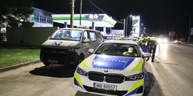 Acțiune de amploare a polițiștilor din Botoșani pentru prevenirea faptelor antisociale.Galerie foto