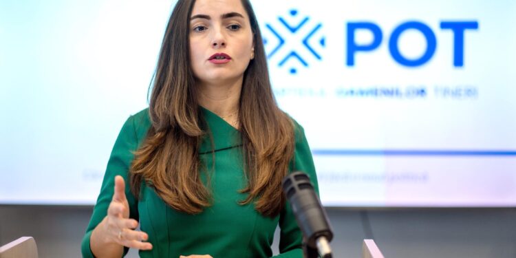 Candidatura Anamariei Gavrilă la prezidențiale, contestată la CCR – decizia, așteptată miercuri