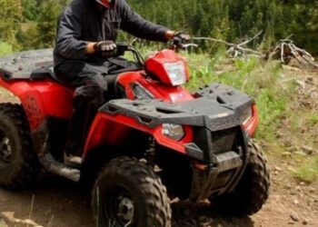 Tânăr de 18 ani din Lunca prins de poliție conducând un ATV neînmatriculat, fără permis și sub influența alcoolului