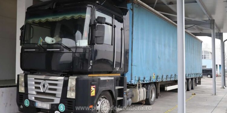 Captură record în Vama Siret: tir încărcat cu peste 26 de milioane de țigarete, confiscat