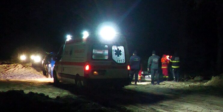 Bărbat de 30 de ani, scăpat din apele învolburate de pompieri și polițiști de frontieră