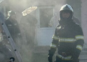 Incendiu puternic la o gospodărie din cauza unui scurtcircuit