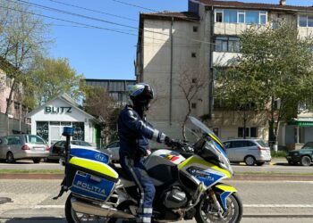 Polițiștii rutieri din Botoșani, prezenți în trafic și pe motocicletă