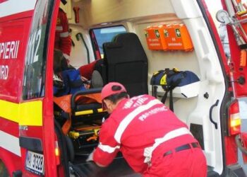 Un bărbat de 88 de ani a murit după ce s-a prăbușit în fața unui garaj