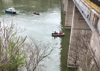 Microbuz scufundat în Dunăre. Raed Arafat: „Nu cred că există șanse de supraviețuire”