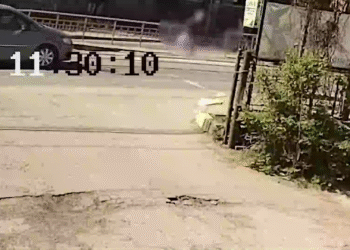 Femeie de 72 de ani, lovită în plin pe o trecere de pietoni cu probleme din fața Liceului Textil Botoșani VIDEO