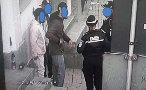 Petrecăreți surprinși cu boxa la maxim în Centrul Vechi și „micul dejun” stropit cu alcool în parc