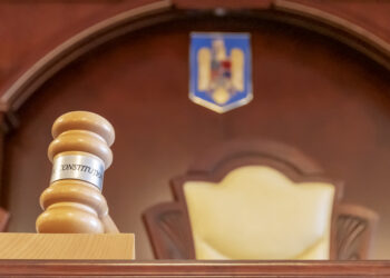 CCR elimină obligația parlamentarilor de a declara averile soților și copiilor