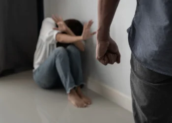 Tânăr reținut pentru violență în familie. Victima a avut nevoie de îngrijiri medicale