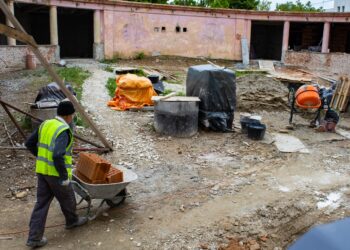 Grădina de Vară a Teatrului „Mihai Eminescu” intră în reabilitare. Cum va arăta după finalizare. GALERIE FOTO