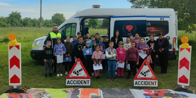 Poliția și Școala – Parteneriat pentru Siguranța Elevilor în cadrul celei de-a doua ediții a campaniei „Săptămâna Școala în Siguranță” FOTO