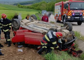 Accident rutier la Baranca: Trei tinere au ajuns la spital după ce un autoturism s-a răsturnat