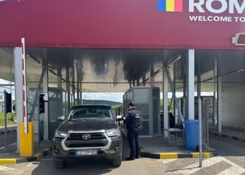 Autoturism de lux, furat din Italia, descoperit la frontiera de la Racovăț