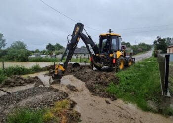 Cod Roșu de inundații pe râul Miletin: Autoritățile din Botoșani, în alertă maximă. Intervenții non-stop în zonele afectate