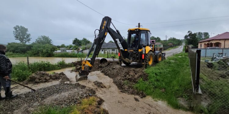 Cod Roșu de inundații pe râul Miletin: Autoritățile din Botoșani, în alertă maximă. Intervenții non-stop în zonele afectate
