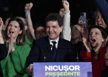 Nicușor Dan câștigă alegerile cu 53,60% din voturi.