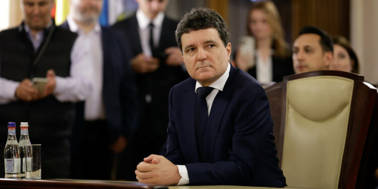 România la Răscruce: Președintele Nicușor Dan cere unitate națională și dialog social!