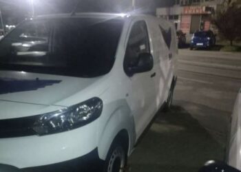 RAZIE DE AMPLOARE ÎN ZONA PIEȚEI CENTRALE DIN BOTOȘANI! Mașini blocate, amenzi cu duiumul!