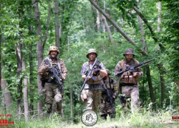 Codrii de Aramă, transformați în teatru de război pentru 400 de airsoftiști. „The Border” aduce acțiunea în inima pădurii