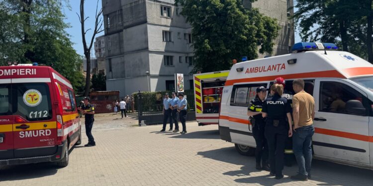 Tavan prăbușit la un spațiu de joacă din Botoșani.