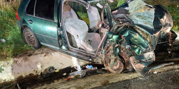 TRAGEDIE PE E58! Doi tineri morți și patru răniți după un impact devastator cu o ambulanță!