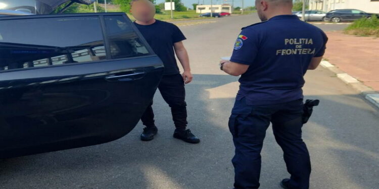 Cartea de identitate falsă, descoperită la un bărbat din Republica Moldova