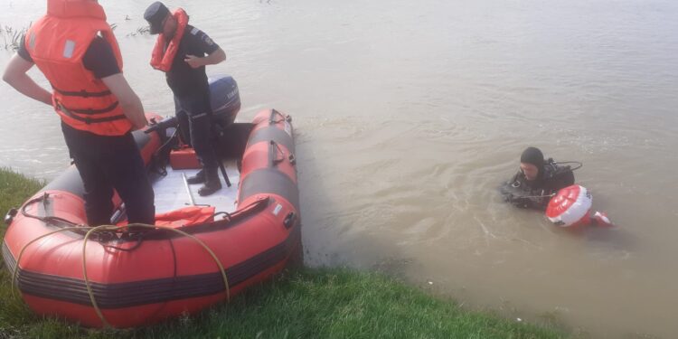 Trupul copilului de 14 ani dispărut în râul Bahlui a fost găsit în această dimineață