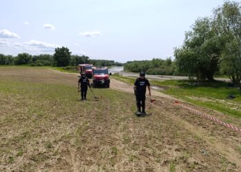 Exercițiu comun al pirotehnicienilor ISU Botoșani și Suceava. FOTO