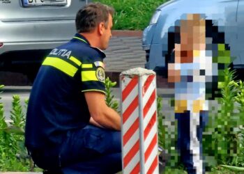 Un polițist din Botoșani a salvat un copil de 3 ani rătăcit și speriat – totul s-a petrecut înainte să intre în tură! FOTO