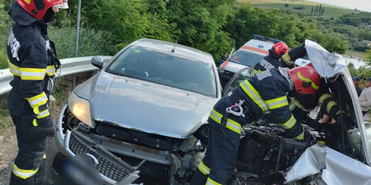 Accident cu victime în Durnești! Un copil, salvat la limită GALERIE FOTO