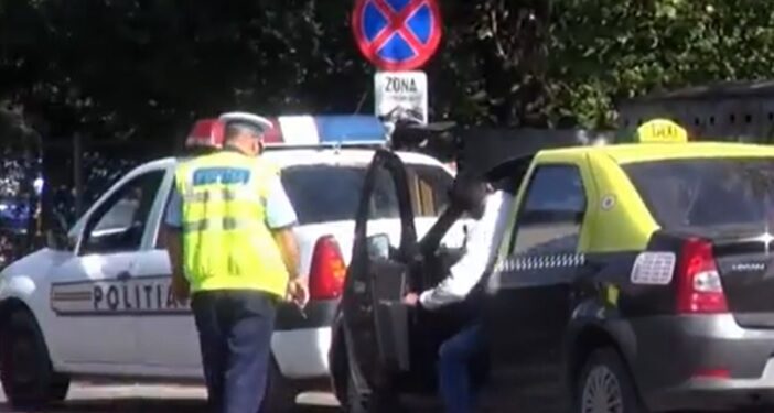 RAZIE PRINTRE TAXIMETRIȘTI! Amenzi de peste 10.000 de lei, permise reținute și certificate retrase!