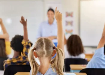 Ziua Învățătorului, 5 iunie – zi liberă oficială pentru elevi și profesori