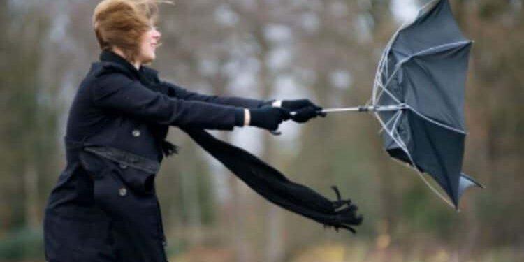 Cod portocaliu de vreme severă în Botoșani: Vijelii, grindină și averse torențiale anunțate pentru astăzi