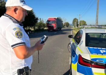 Razie de proporții pe șosele! Un șofer de marfă din Ialomița prins în offside – amendă uriașă și camion blocat 9 ore! FOTO&VIDEO