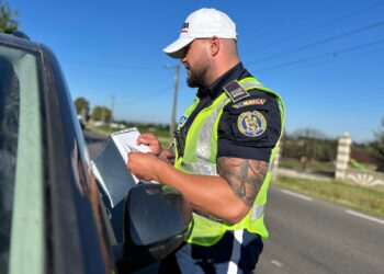 Razie de proporții pe șosele! Un șofer de marfă din Ialomița prins în offside – amendă uriașă și camion blocat 9 ore! FOTO&VIDEO