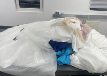 BOMBA ZILEI LA VAMĂ! Rochii de mireasă și alcool de contrabandă, descoperite de polițiștii de frontieră botoșăneni!