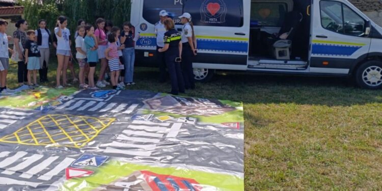 Polițiștii, în misiune specială pentru sute de copii – „Dorinte îndeplinite la vârste potrivite”!