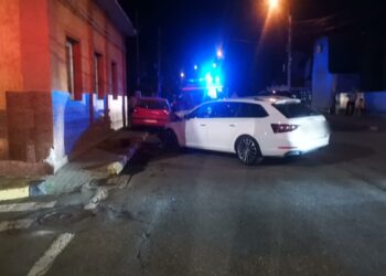 Două femei au ajuns la spital după o coliziune violentă pe strada Tudor Vladimirescu