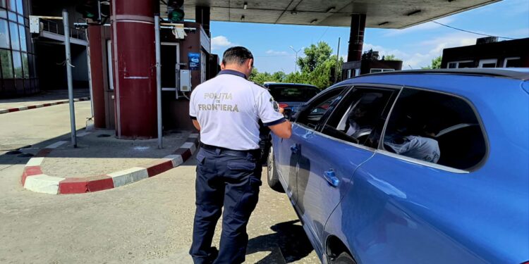 Un român căutat internațional, SĂLTAT de polițiști în Punctul de Trecere Stânca!