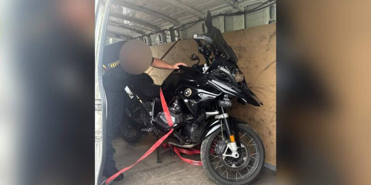 Român tras pe dreapta în toiul nopții, cu „fierul” furat din Franța